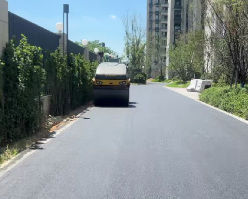 鄭州瀝青路面施工團隊攜手共進，共創輝煌未來